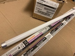 2x GENUINE SYLVANIA COOL WHITE BULBS F13T5/CW 13 WATTS MODEL 21368-0