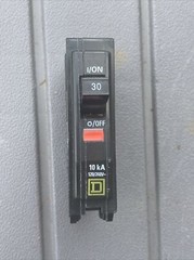 Square D QO130 30 Amp 1 Pole 120/240V Circuit Breaker Type QO Yellow D