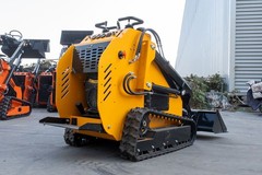 New Arrival Mini Skid Steer Loader Three Pump 23Hp EPA Petrol Engine USA Stock