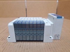 SMC Manifold Block SS5Y31-E4R010 w/ (8) Valves SY3201-5U1