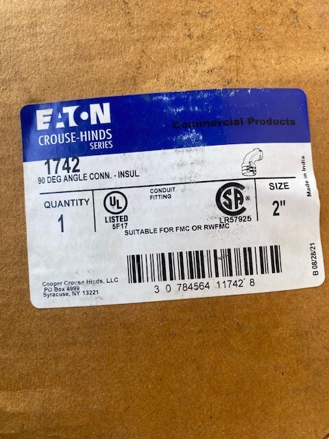 Eaton 1742 Clamp Type Connector 90° angle, Insulated, Malleable iron 2″ (NEW)