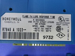HONEYWELL BURNER CONTROL RM7895C1012 120V/ R7849A1023 AMPLIFIER/S7800A1001 KEYBO
