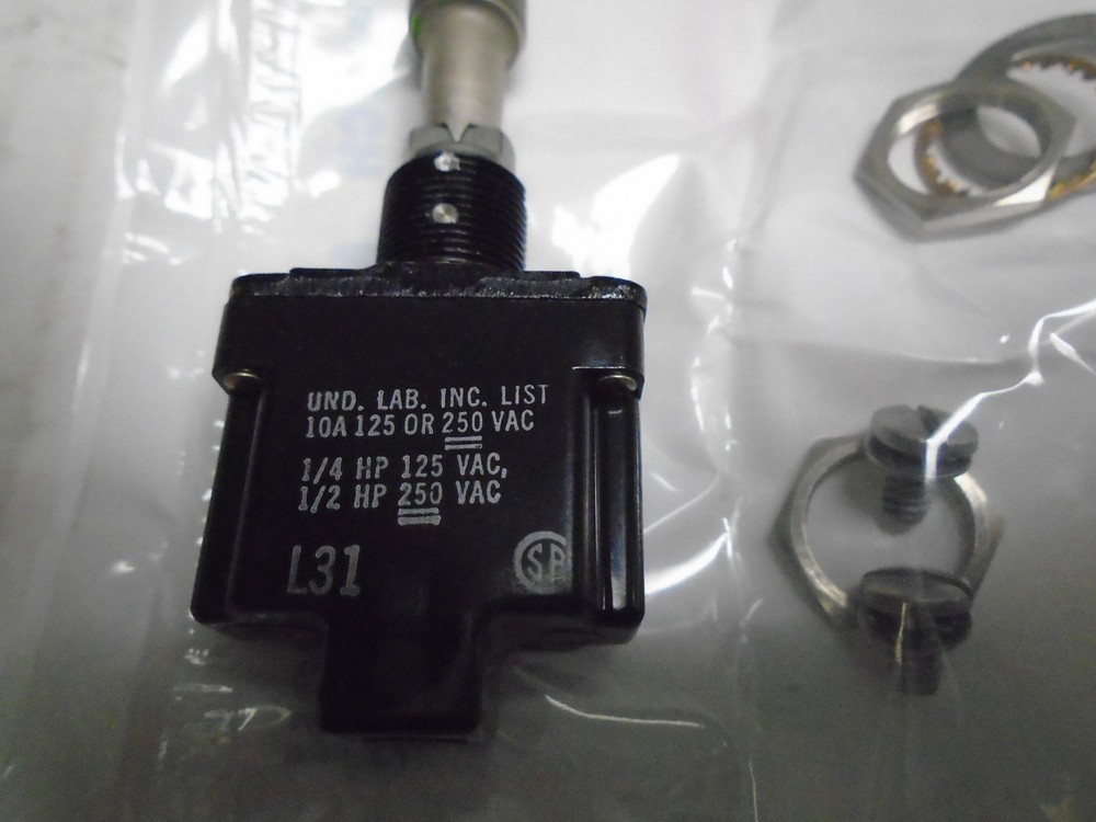 LOT of 2 Micro Switch MS24658-28e Locking Lever momentaryToggle Switch