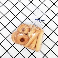 100PCS Cellophane Bags 6×9 inches, Clear Treat Bags with 4’’ Twist Ties, Plas…