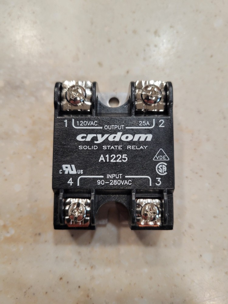 Crydom A1225 Solid-State Relay 120 V 25 A New (VT)