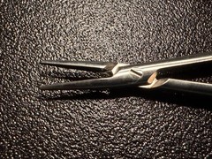 Aesculap BM005R Durogrip Castroviejo Micro Needle Holder – TC, 8.5″ Locking