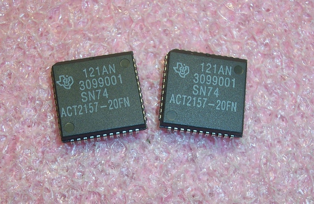 QTY (5) SN74ACT2157-20FN TI PLCC-44 2Kx16 CACHE SRAM NOS
