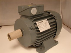 KUENLE K21R-90-S-6-H K21R90S6H 240/415VAC 4.64/2.68A 1.5HP MOTOR **NEW**