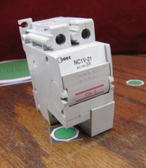 3a Idec Circuit Protector Breaker 2 pole 3 Amp 220vac 125vdc aux AC/DC NC1V-21