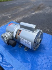 GAST M550NGX Piston Air Compressor/Vacuum Pump 3/4 HP, 115/208-230V