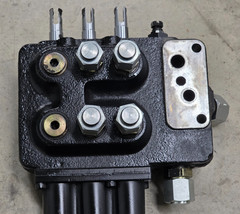 John Deere 4210, 4310, 4410 (Plus) Tractor Selective Valve Control LVA10901