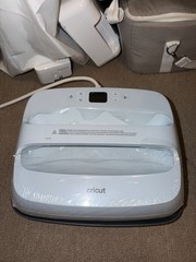 Cricut EasyPress Heat Press, Digital Display Manual for T-Shirts/Garments
