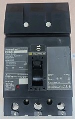 Square D QG 125 QGA32125 3 Pole 125 Amp Circuit Breaker 240V