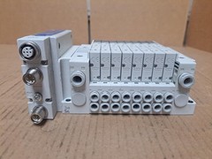 SMC Manifold Block SS5Y31-E4R010 w/ (8) Valves SY3201-5U1