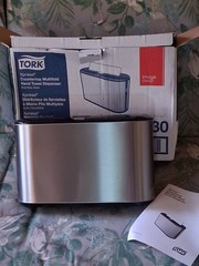 Tork 12.68″ x 4.56″ x 7.92″ Xpress Countertop Towel Dispenser SS BLK 302030 NEW