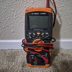 AGILENT/ KEYSIGHT U1252B Handheld 4 1/2 Digital Multimeter USED