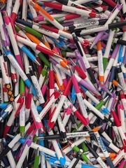 500 Bulk Misprint Pens Lot MARDI GRAS by HUB PEN White & Multicolor Mixed Case