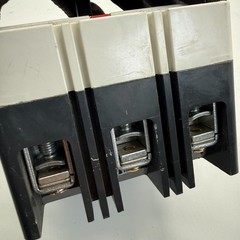 NEW TAKEOUT EATON HFD3015 15 AMP 3P 600V 65kA Circuit Breaker – Ships Same Day!