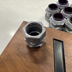 (25) Neer TCI-602, 3/4″ EMT compression Connector, insulated throat LV