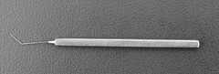 Katena K3-260 Jaffe Lens Spatula, 0.5mm Wide, Angled, 4-5/8″