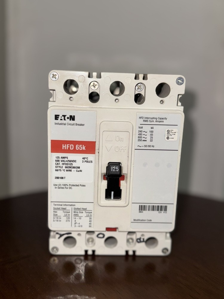 EATON HFD3125 3 pole 125 amp 3P Circuit Breaker