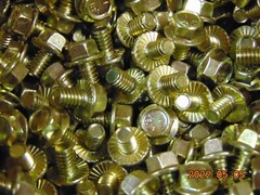 LOT OF (25) 1/4-20×3/8 Grade 5 Serrated Hex Flange Screw / Bolt LOCKING MACHINE