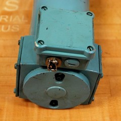 LENZE 13.120.65.120 Motor w/ Gear reducer. 370W #52.507.04.2 Rpm-3000 – USED
