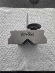 Brown & Sharpe Hardened Steel Surface Gage (Model 622, 3.5×4″ Base, 4″ Spindle)