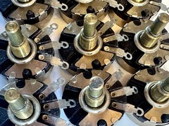 IRC 2000 Ohm 2K Rotary Potentiometers Tested Vintage Lot of 10