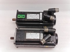 LENZE MCS 09H41-RS0B0-B14N-ST5SOON-ROSU 15548982 SERVO MOTOR 300V 3.4 A 1.6 KW