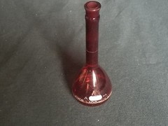 Pyrex 100mL Low Actinic Class A Red Glass TC Volumetric Flask, 55640-100