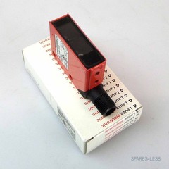 Leuze retro-reflective sensor PRK 8/44-S12 50036360 original packaging