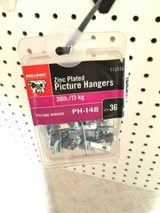 (500 Pack) Pegboard or Slatwall Peg Hook Product Stopper Retainer. 1″ Nylon USA