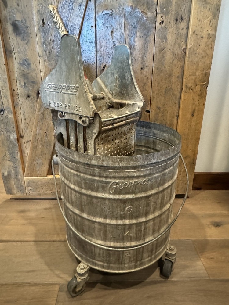Vtg Metal Geerpres 8 Gallon Galvanized Mop Bucket Casters Floor Prince Wringer