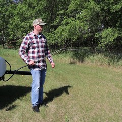 Master MFG 40 Gallon 3-Point Broadcast Sprayer, 10 Foot Swath