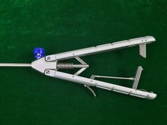 Laparoscopic V-shape Needle Holder Curvd Jaw Left 5mmx330mm Surgical Instruments