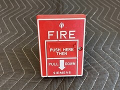Siemens MSI-20B Fire Alarm Pull Station USED