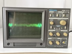 Tektronix 1705 Spectrum Monitor / Working