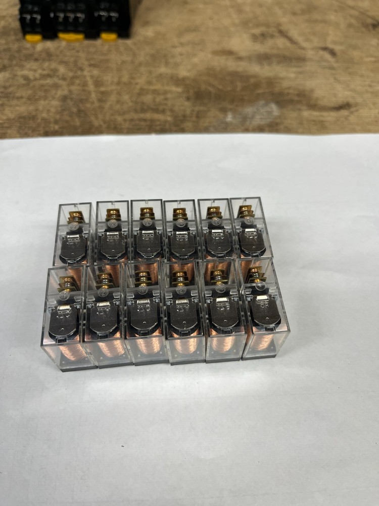 G2R-1 DC24 G2R-1 24VDC OMRON PCB Power Relay 24VDC SPDT 10A ****LOT 12 ***