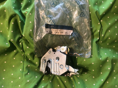 Mercedes W124 door lock assembly left front drivers new oem A1247200935
