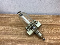 NORGREN 10-002-012 PRESSURE REGULATOR * USED *