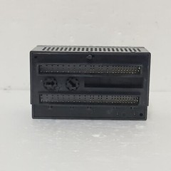 GE Fanuc IC200MDL730E VersaMax Output 24VDC POS LOG ESCP 2A 8PT