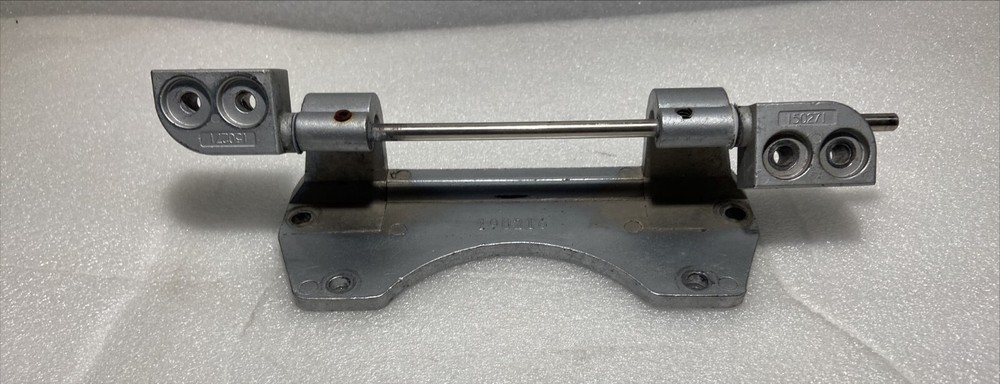 40LB Door Hinge Assembly for Speed Queen, Alliance, Huebsch P/N F190216 [USED]