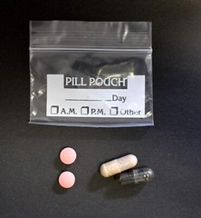 200-Pack Pill Pouches with Zipper Seal – Reusable Bags for Vitamins & Medication