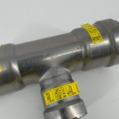 Viega 1-1/2″ x 1-1/2″ x 1″ MegaPressG #25371