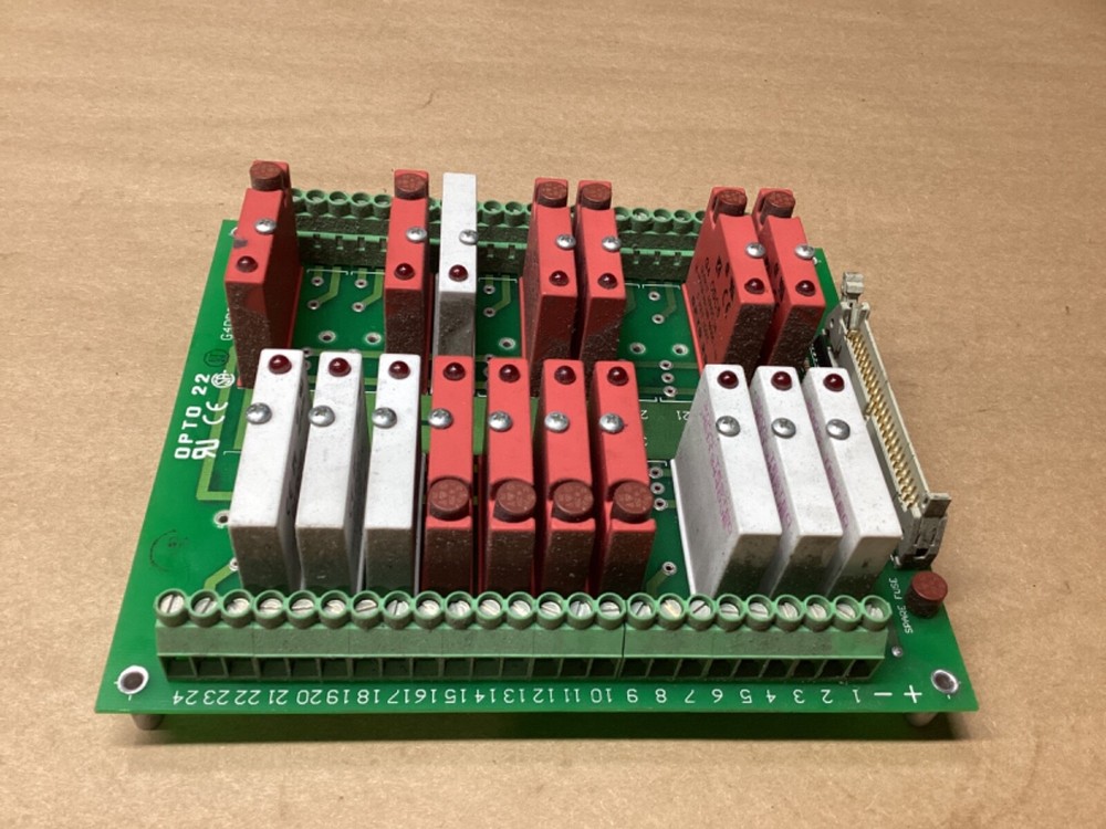 OPTO 22 G4PB24 TERMINAL BOARD w/ (10) G4 ODC5 relay (7) G4 IDC5D #101X48