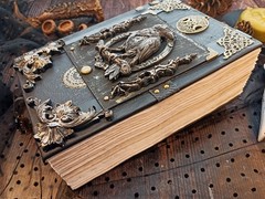 Book of Shadow Witch Grimoire Journal Blank Witchcraft Raven 8×6 in 600 Pages