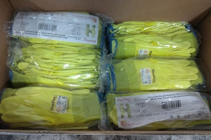 Pip 34-8743FY 72 Pk Size XS / 6 Yellow Cut-Resistant Glove