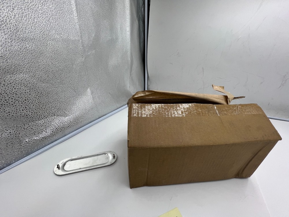 Box of 50 Eaton Crouse-Hinds 350, E121488 1″ Aluminum Conduit Body Covers