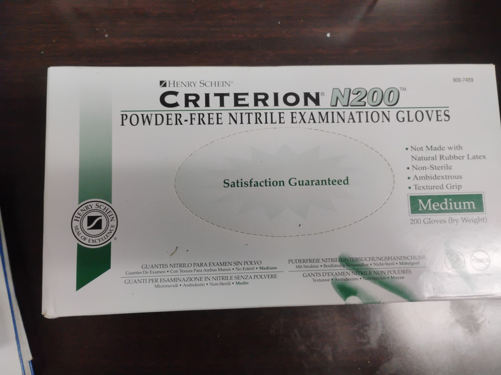 Criterion N200 Powder Free Nitrile Examination Gloves Medium
